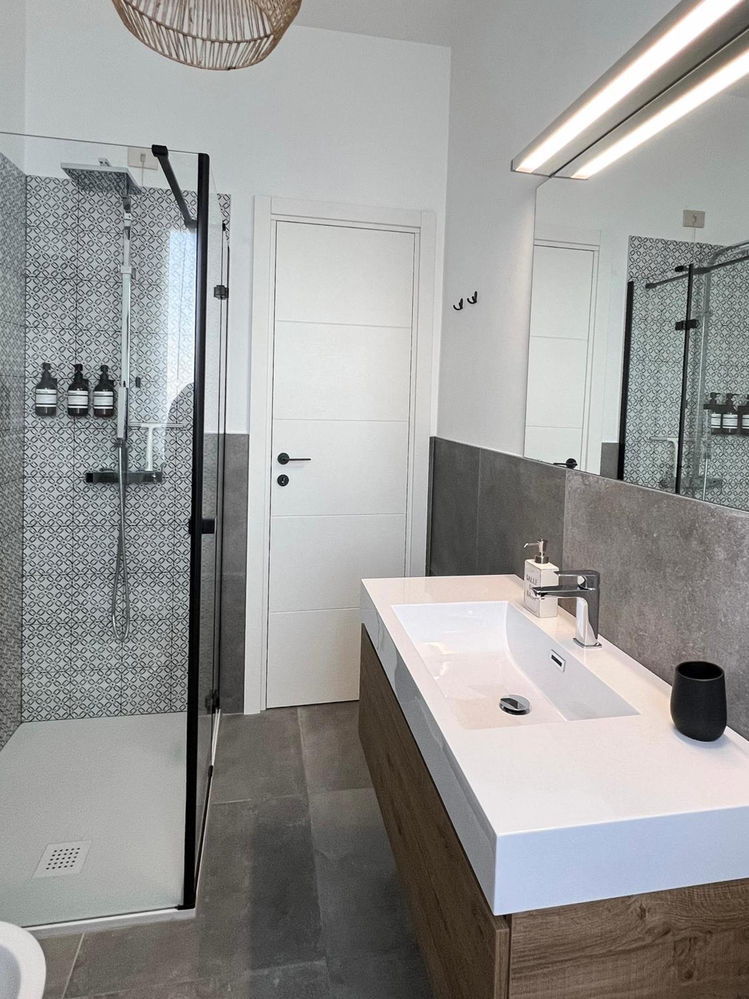 Verona Uptown Mood Apartment Luaran gambar
